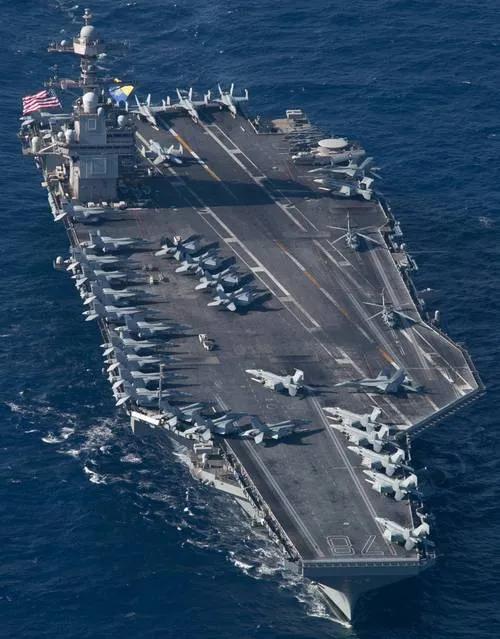 美国政府在加勒比海的军队人数、军舰、飞机数量在不断增加，对委内瑞拉的军事侵略做着