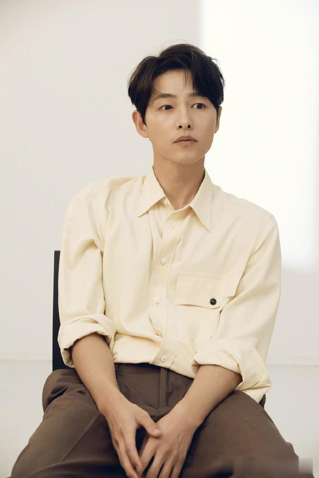 宋仲基这哪是向媒体炫耀自己儿子啊，这分明是向宋慧乔炫耀。#娱评大赏#
