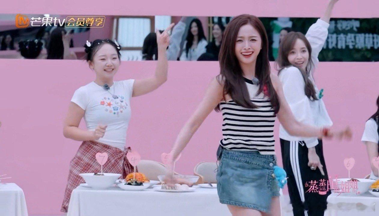 吴宣仪浪姐跳pickmeup吴宣仪浪姐跳创造101主题曲 我的青春 ​​​