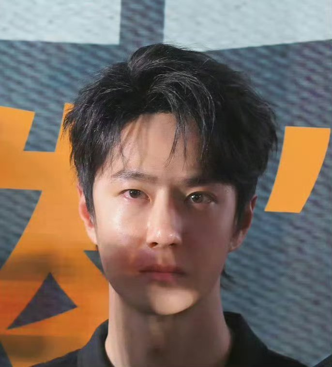 王一博王一博 好美的眼睛！