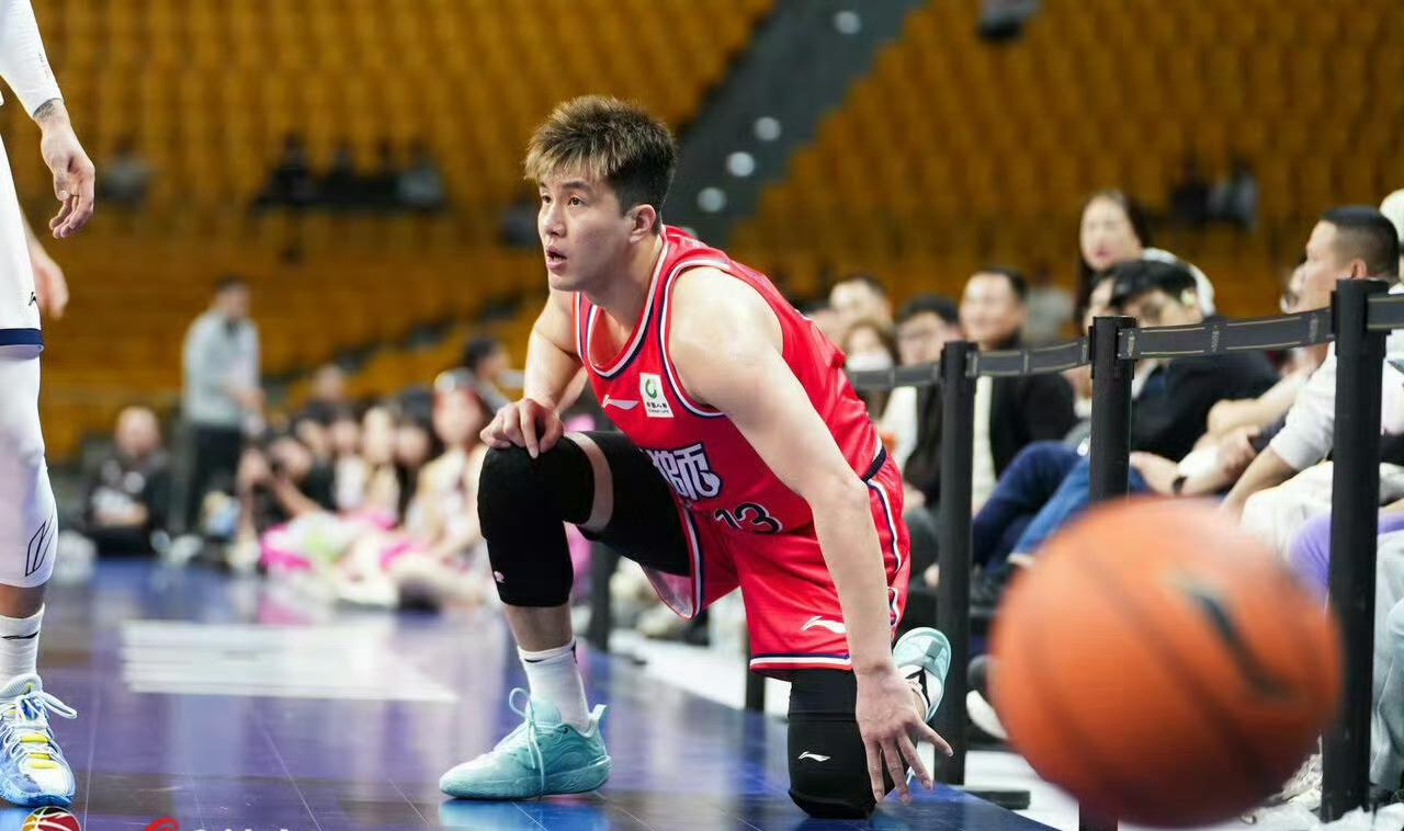 太可惜了！郭艾伦伤情明确：前交叉韧带断裂，恢复漫长。

CBA第二阶段马上开赛，