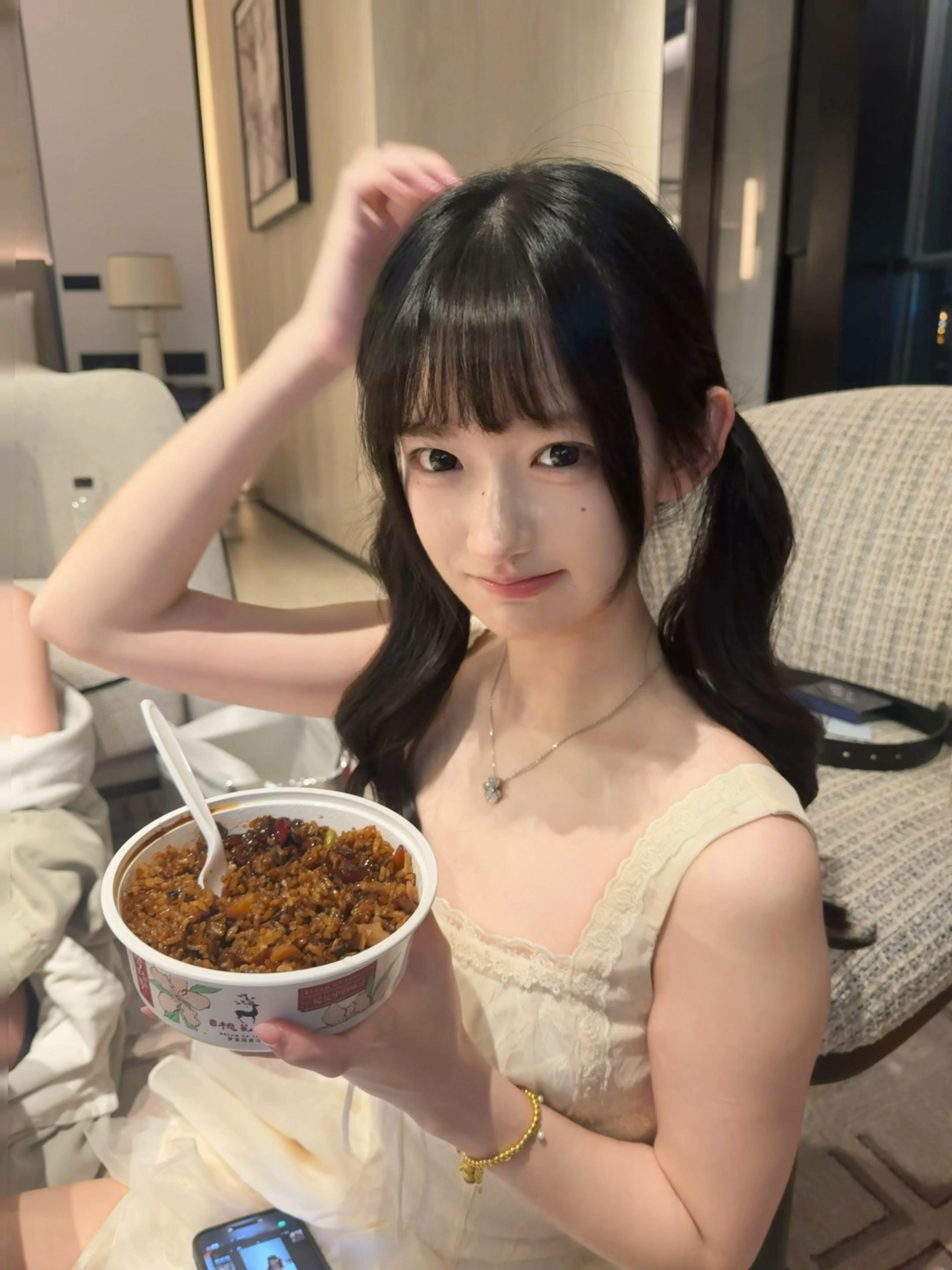 我保证我是天使只是偶尔有点饿