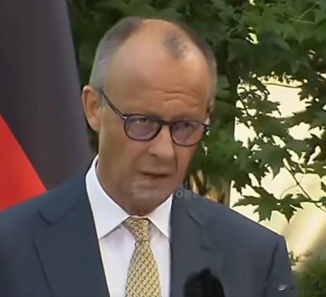 🔻德国总理默茨：“我们不能再容忍企业中异常高的病假率。我们将取消电话请病假的方