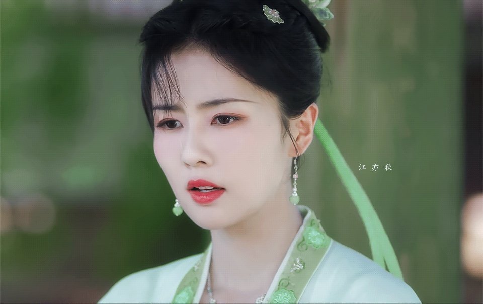 好像看到白鹿再穿一次绿色 下次就是莫离了吧！ ​​​