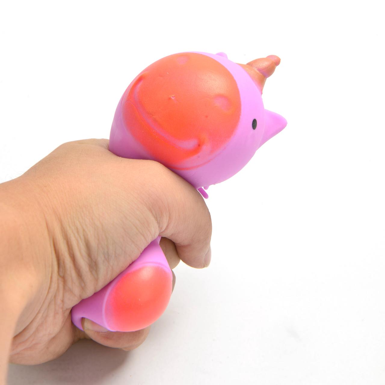 【经常生闷气会掏空人的气血】
气血是有量的。
生闷气，就会耗费量，还补不回。
但