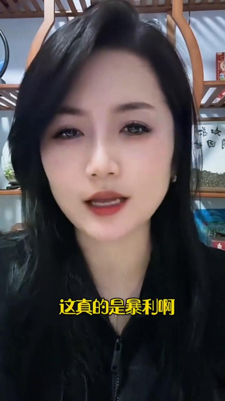 吃相真难看。
让你看看什么是真正的花钱如流水。这样的一个暖水壶按三升算，这一壶将