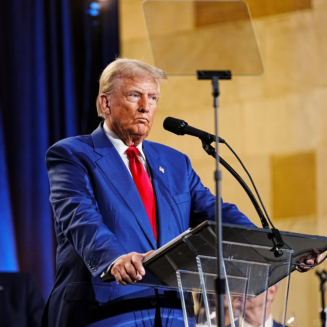 报道：特朗普团队可能会取消邮政服务从国防承包商购买 60,000 辆电...