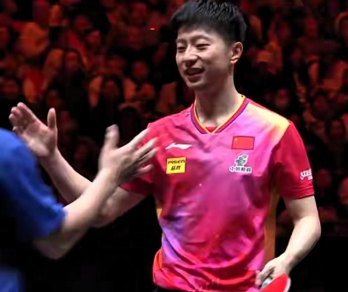 说实话，看了这么多年乒乓球，最让我着迷的还是马龙。

不是因为他拿了双圈大满贯，