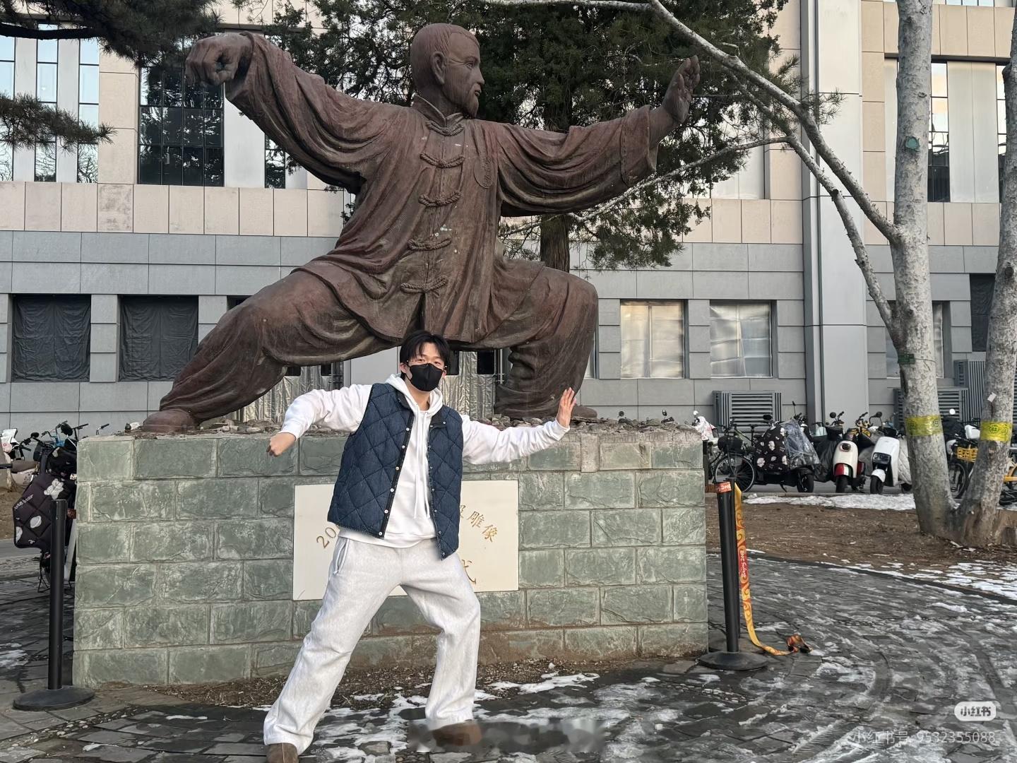 看到这张的感受就跟当时小莎生日vlog一样特别喜欢看两位的生活日常照🤲🏻🥰