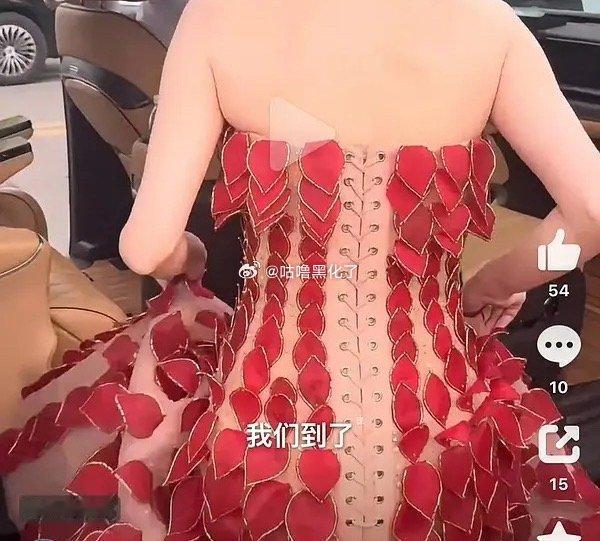 这裙子不显腰身啊 ​​​
