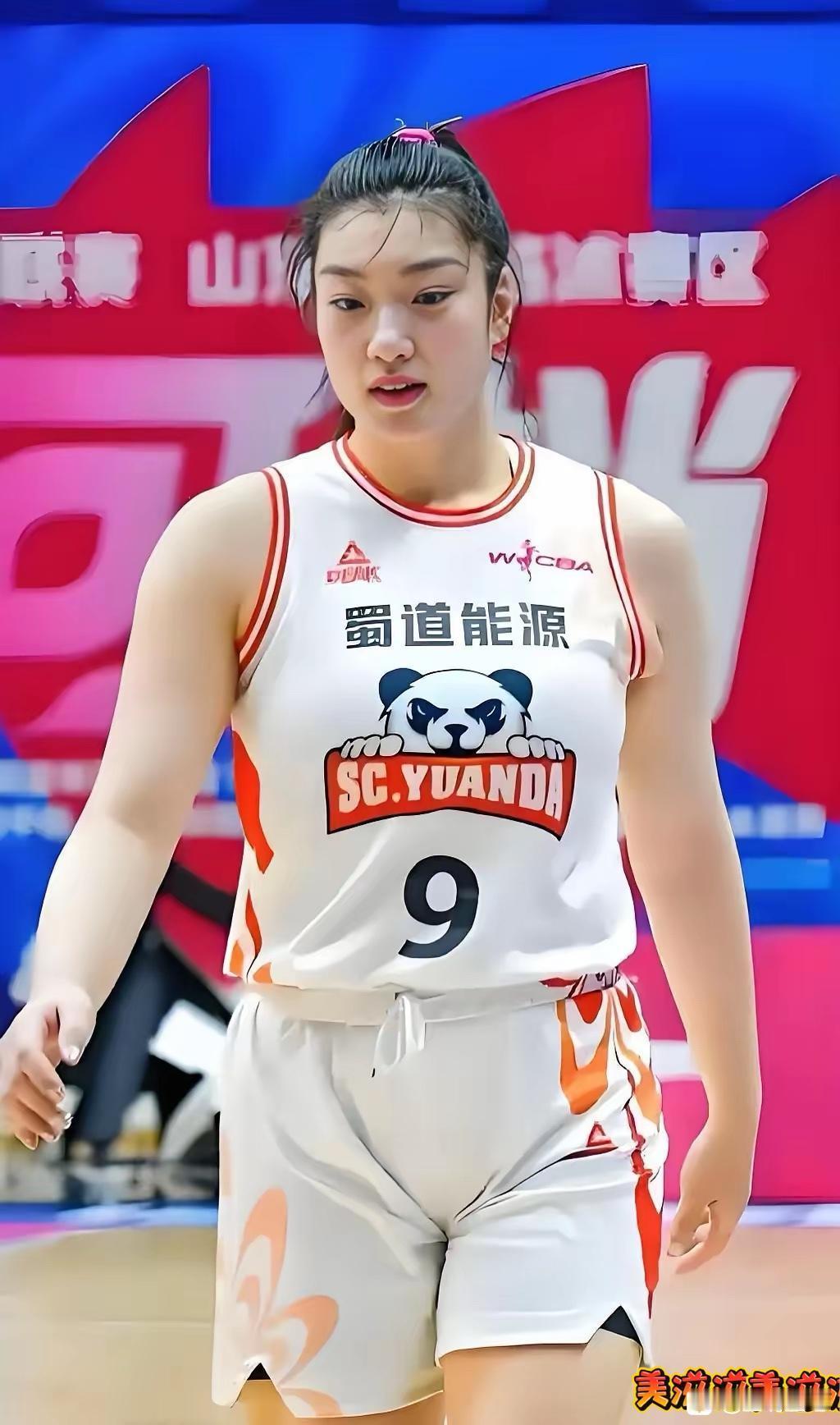 中国女篮输球，众人思念李梦！

中国女篮在海外拉练时对阵世界排名第14位的意大利