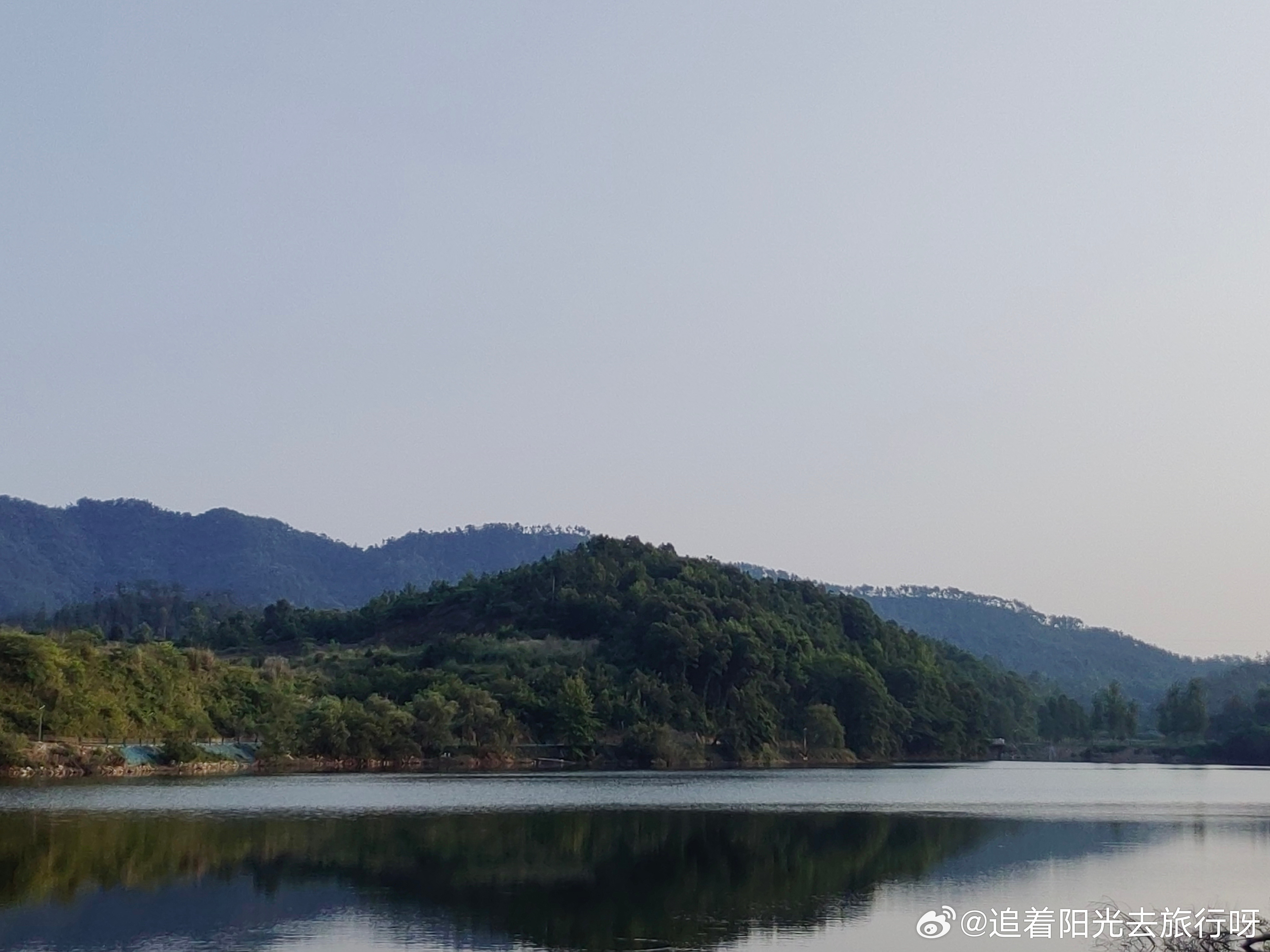 人生感悟﻿ 这两天感冒了，人特别难受，还有点低烧。早点睡了，晚安。 