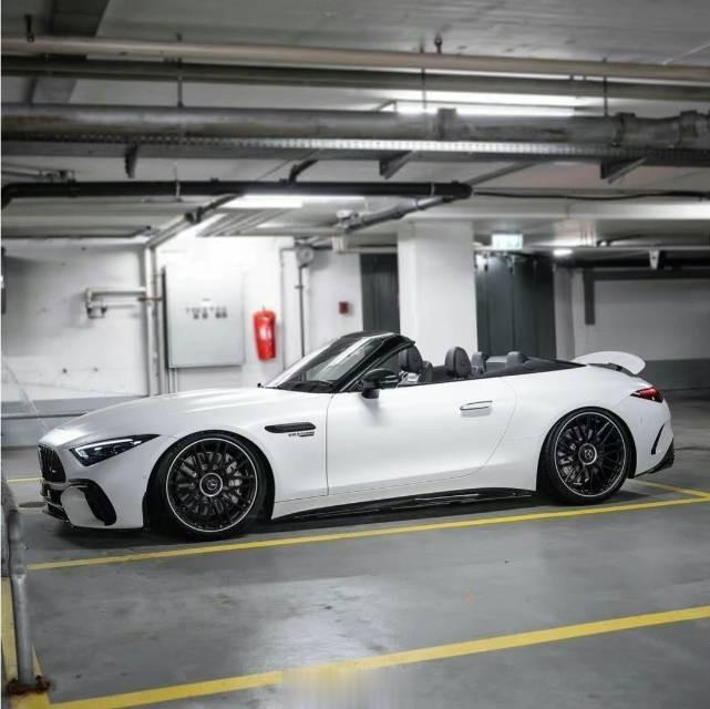 奔驰 AMG SL63 贝母白/黑内 首批车！！！预计10月中旬交车选配完232