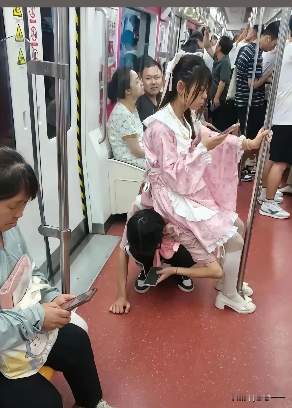 讲真的，这要是我儿子，我宁愿他这辈子打光棍，也不愿他娶个这样的儿媳妇回来。

这