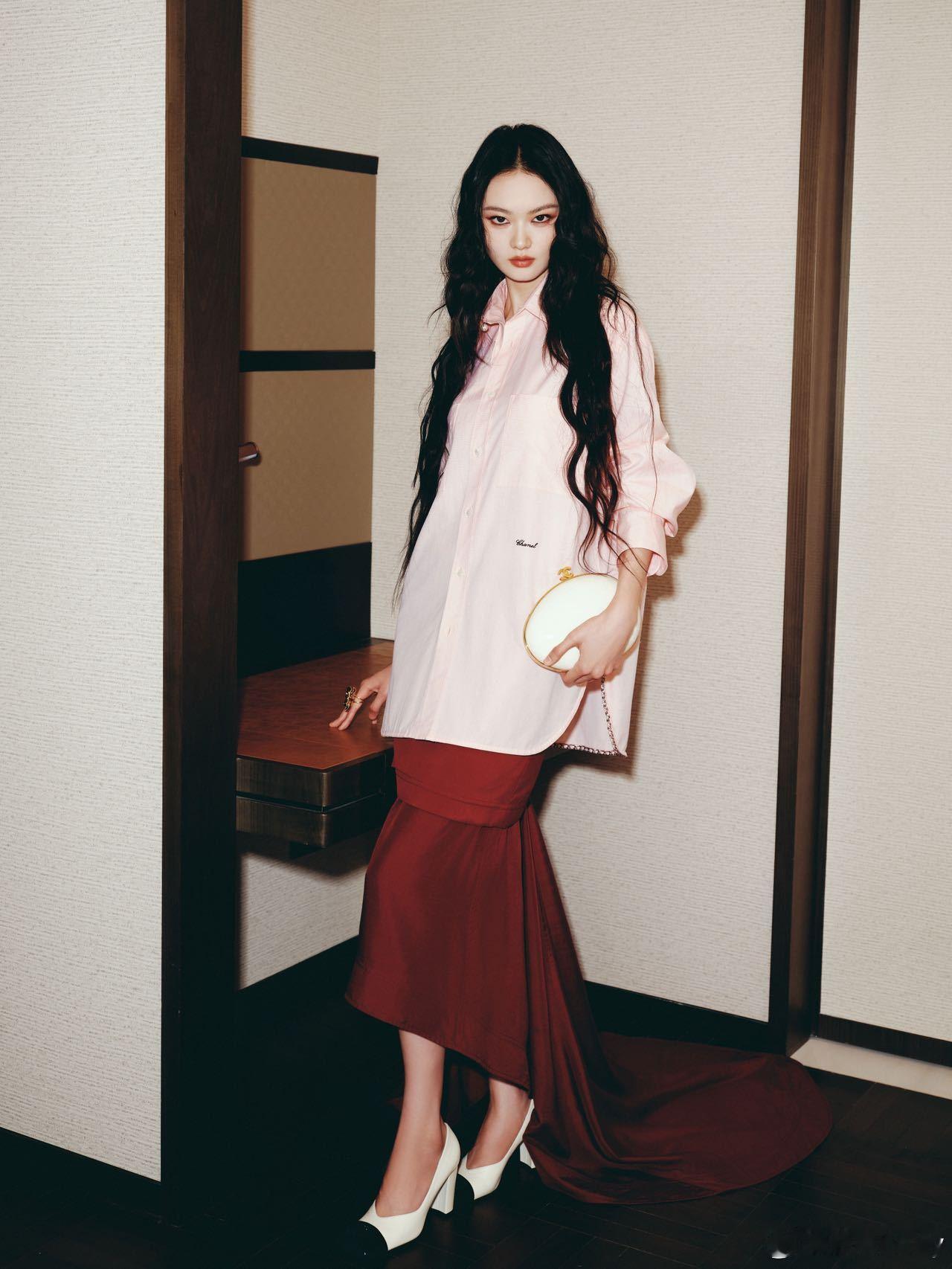 模登日记超模贺聪现身《穿普拉达的女王2》中国首映礼，一袭CHANEL 2026春