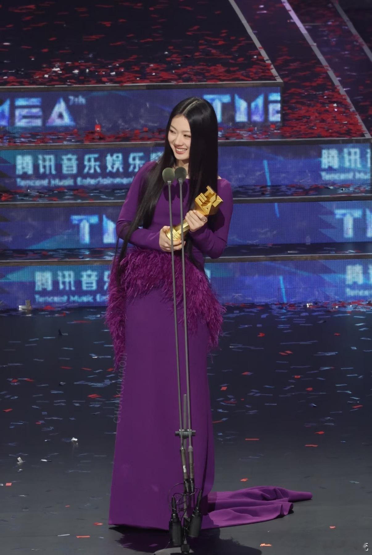 单依纯二封内地最佳女歌手TMEA舞台上，单依纯二封内地最佳女歌手，这份荣誉来之不