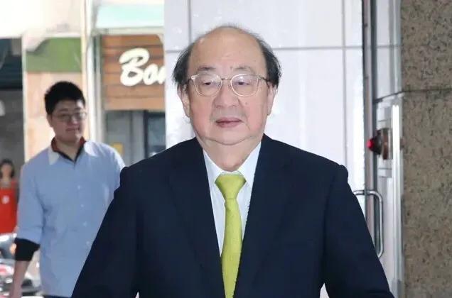 同姓相斥！台立法大佬柯建铭讽刺柯文哲民众档，8席有什么用，小心演太过。民进档压根