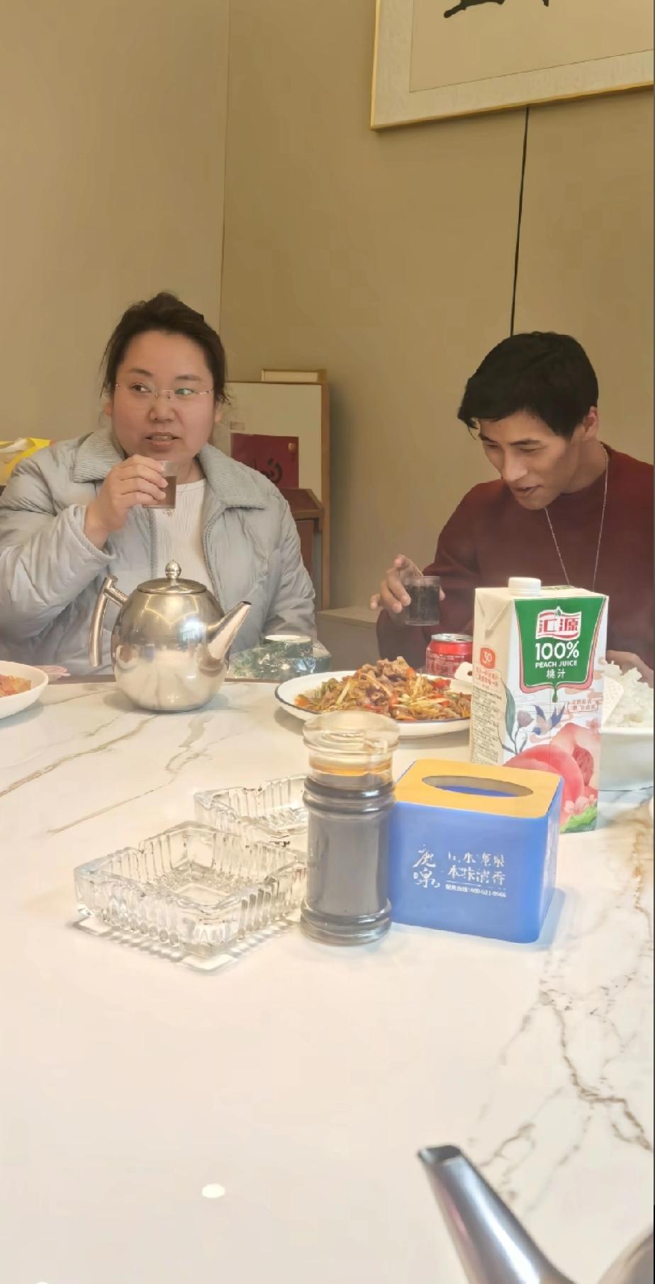 大表哥对弟弟着实很好，这必定是发自内心之举。不然，他们全家都在山西，这位大表哥就