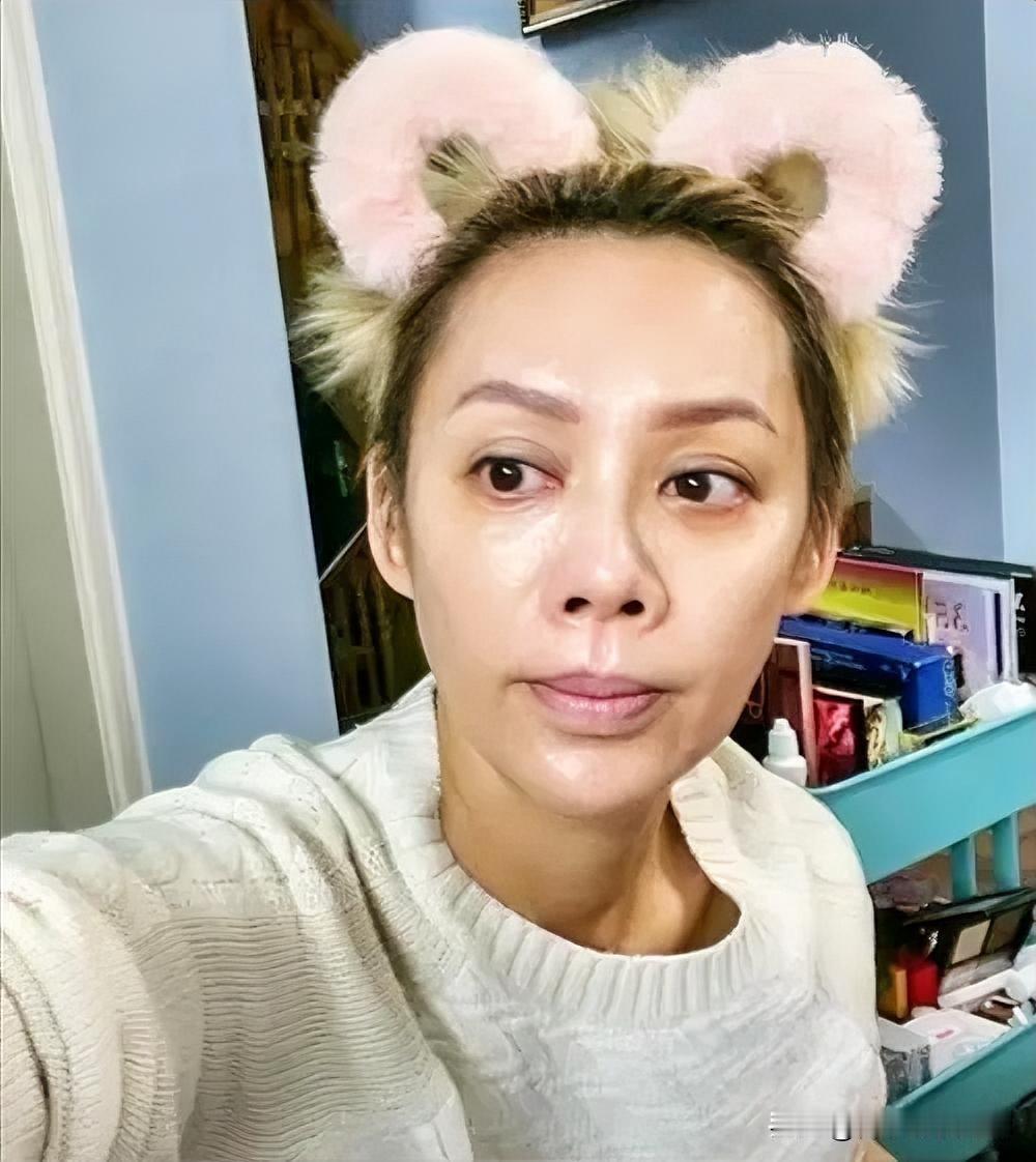 近日，宁静在综艺《一路繁花》中自曝生完孩子后体质变差，引发广泛共鸣。节目中，她裹