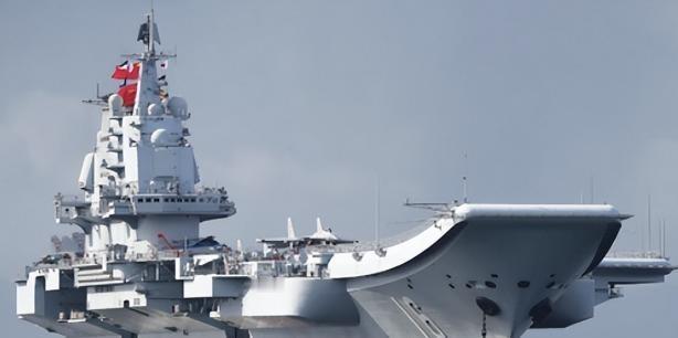 为什么航母的动力选择了重油，而不是柴油或者汽油？其实，重油才是最适合航母的，所谓