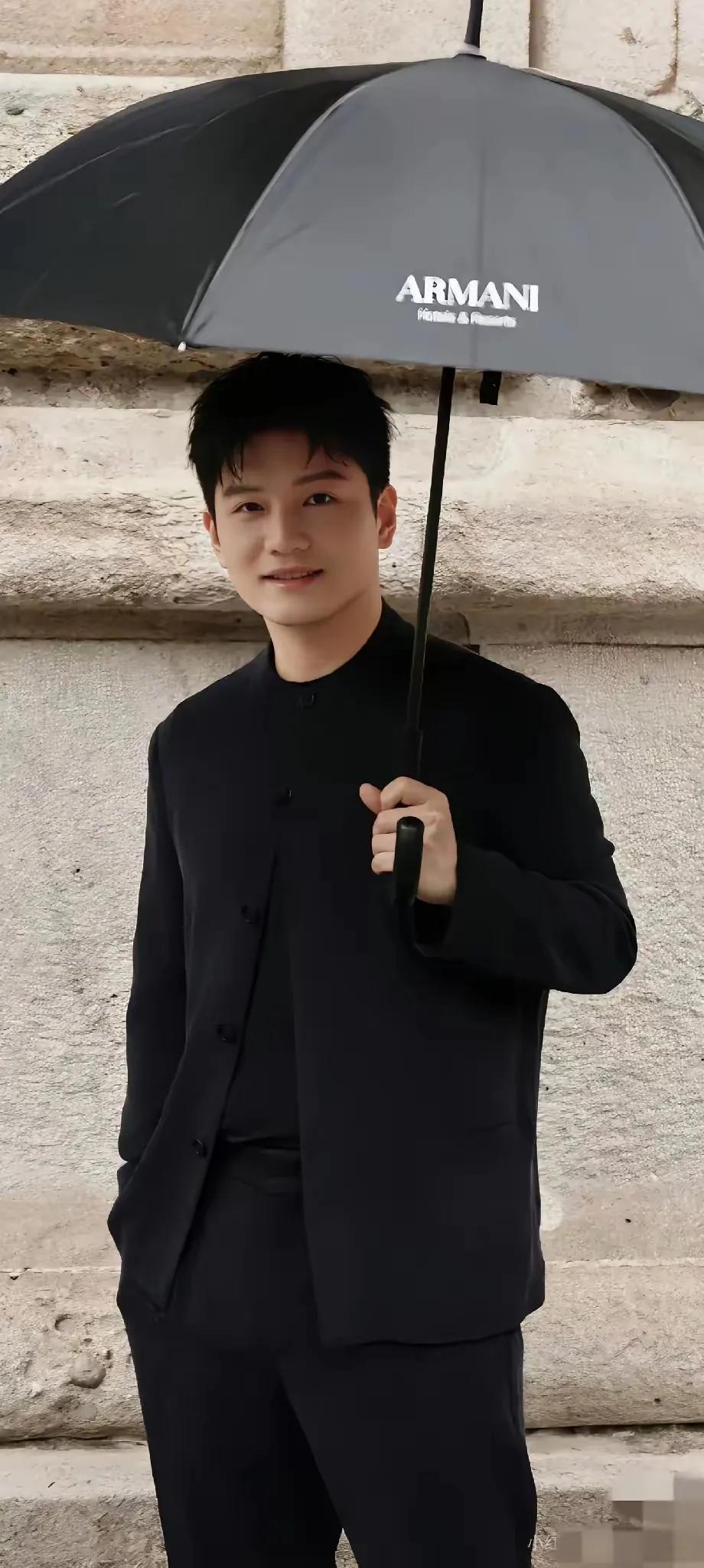 昨天我拿樊振东照片给我奶说
我男朋友怎么样帅吧
我奶瞥了一眼我说
别做梦了你配不
