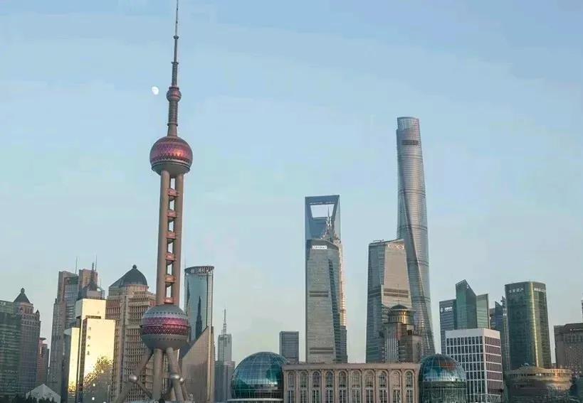 一个非常严峻的消息来了。中国的第一大城市，马上要进入房荒了。

没错，就是上海。