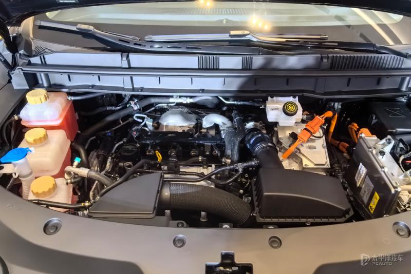 东风风行星海V9越享系列上市 售17.99万元起