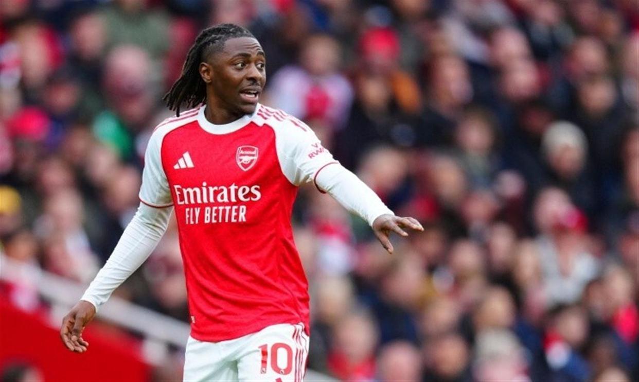 【英超34轮，阿森纳击败纽卡斯尔，夺回榜首】曼城率先击败伯恩利，挤占英超榜首。失