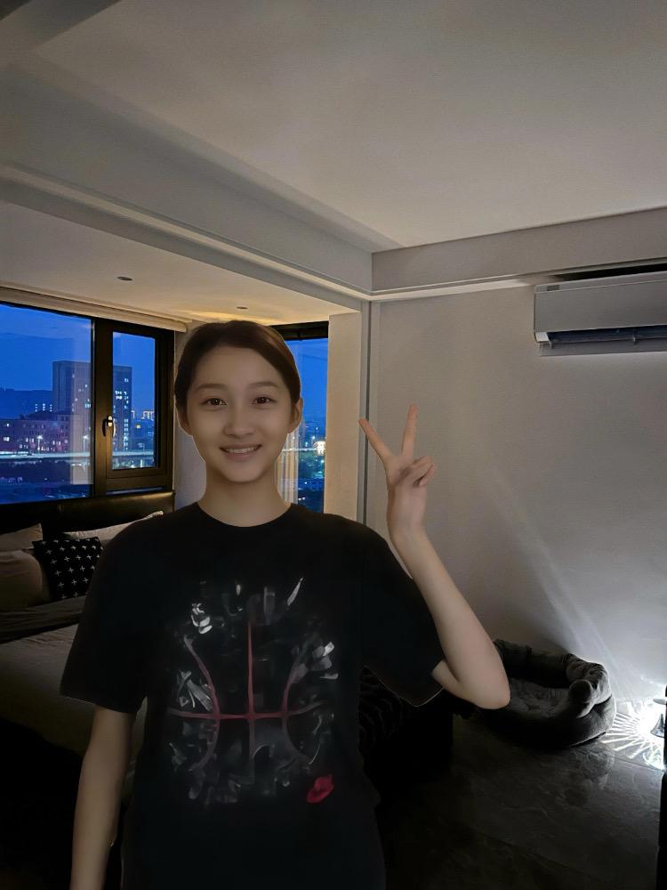 鹿晗是真男人 没想到我姐也是真女人关晓彤