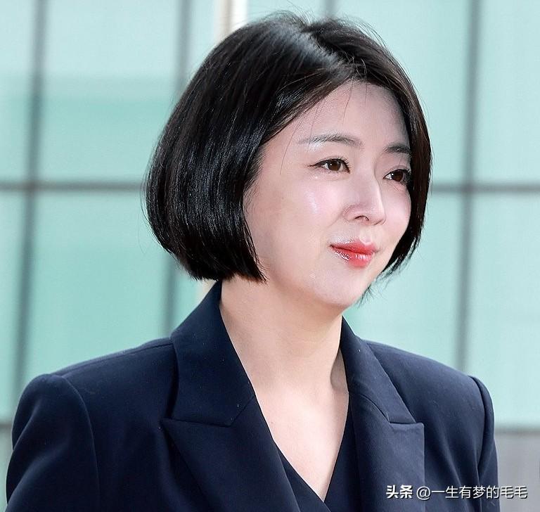 3月5日，韩国国民力量党亲韩派议员裴贤贞在法院裁定暂停对其1年党权停职惩戒后，随