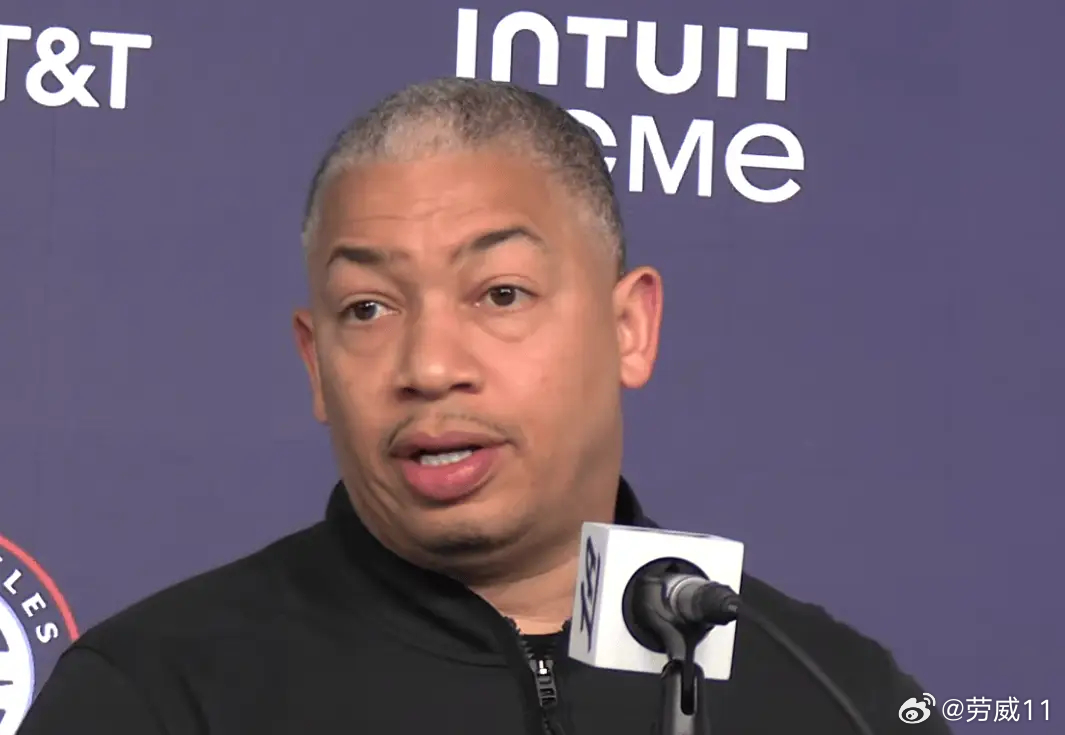 泰伦卢:特别是当德罗赞和威斯布鲁克都能打上37分钟时，他们随时都有赢球的机会。就