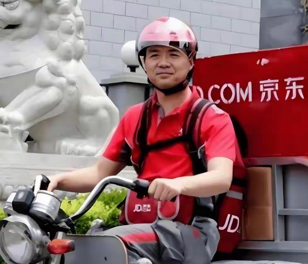 万万没想到，刘强东会因广西大雨后的两个举动，实现口碑暴涨
 
第一时间调拨大量生