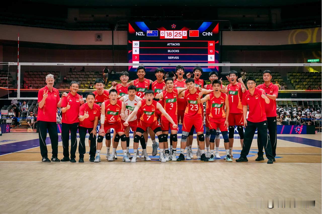 亚锦赛颗粒无收的中国男排换教练就可以解决问题？

联赛机制运转出现了问题。联赛不