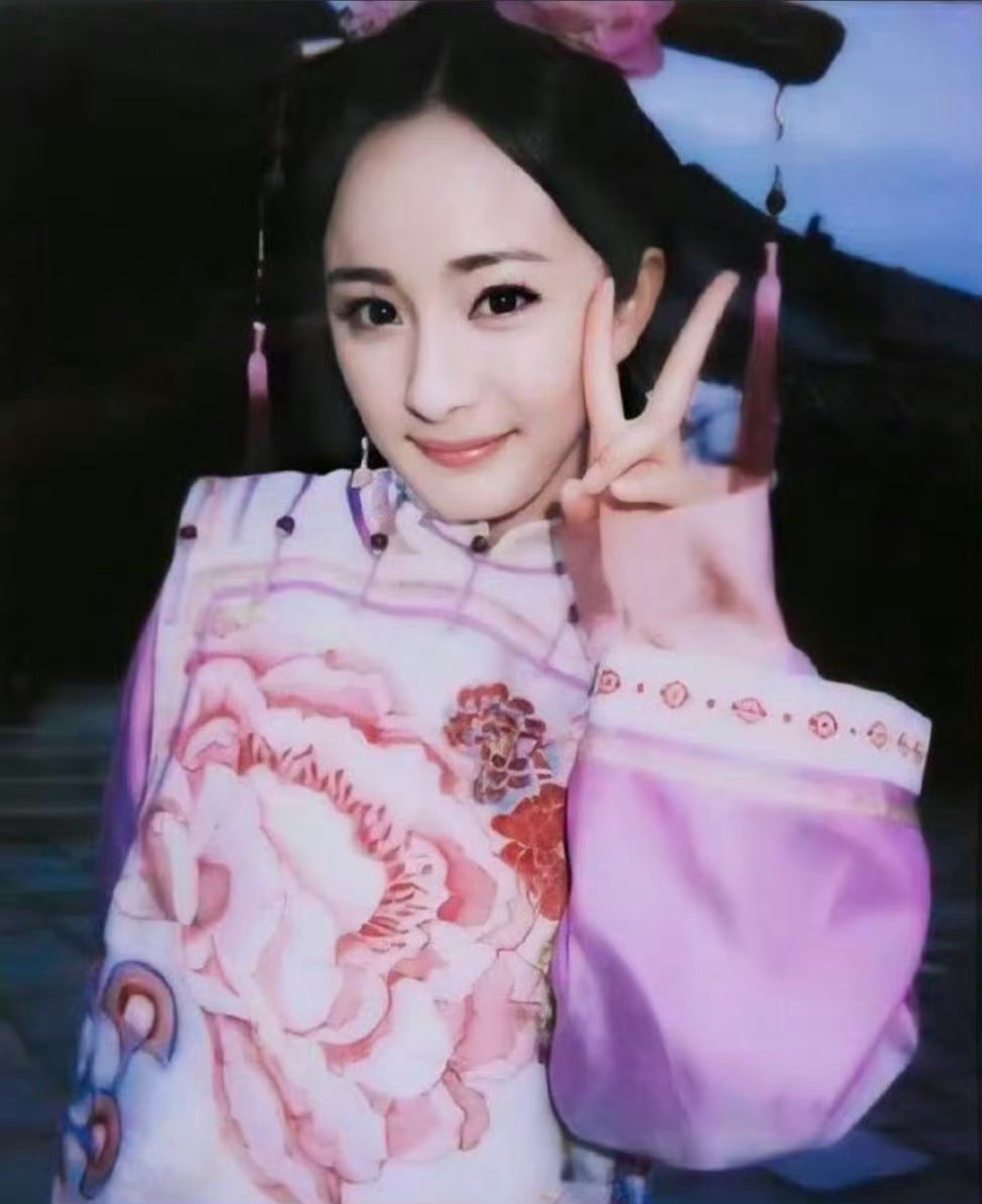 2011年《宫锁心玉》——微博QUEEN2017年《三生三世十里桃花》——微博Q