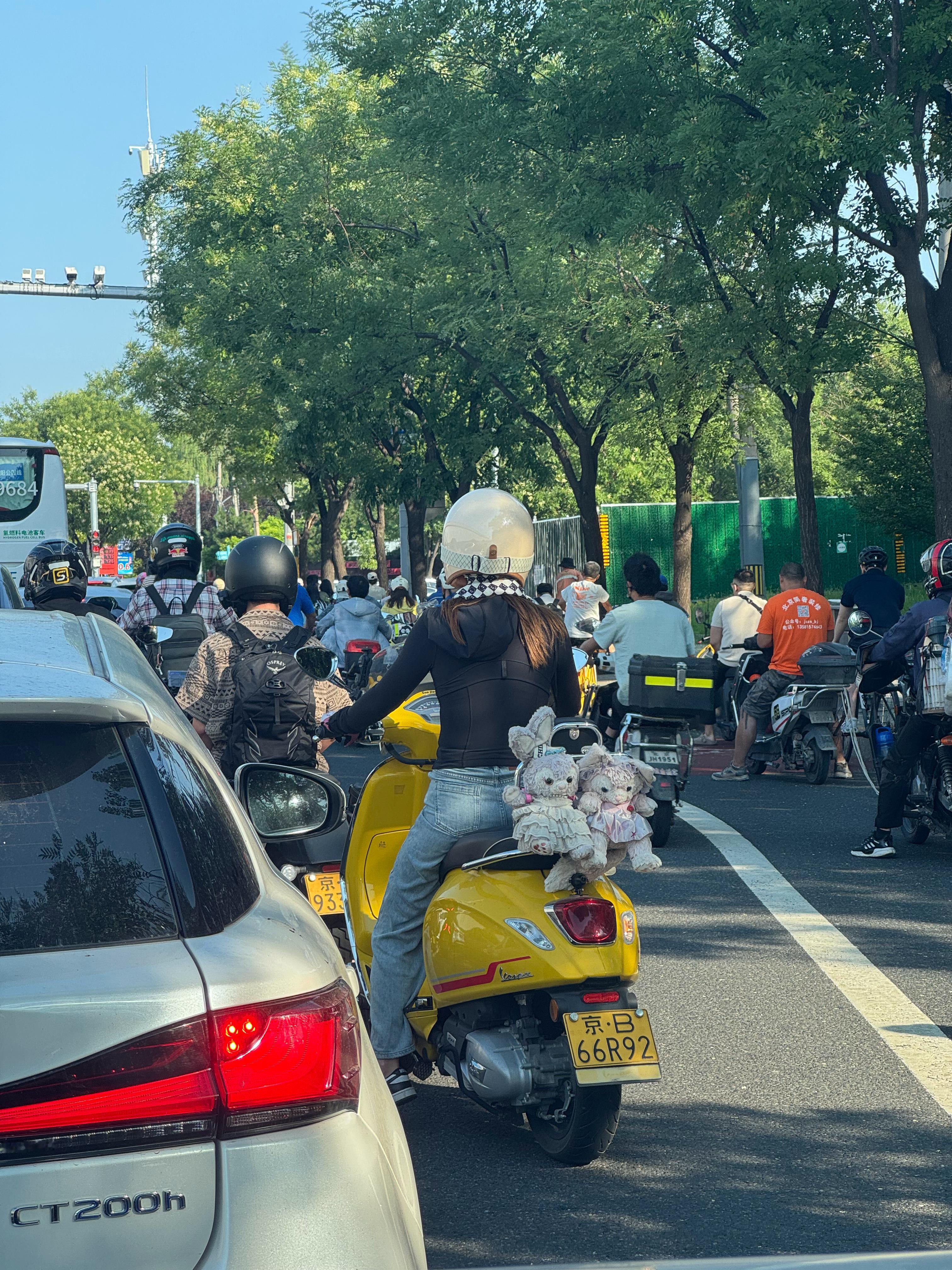 每次到这个路口都感觉自己到了台湾 ​​​