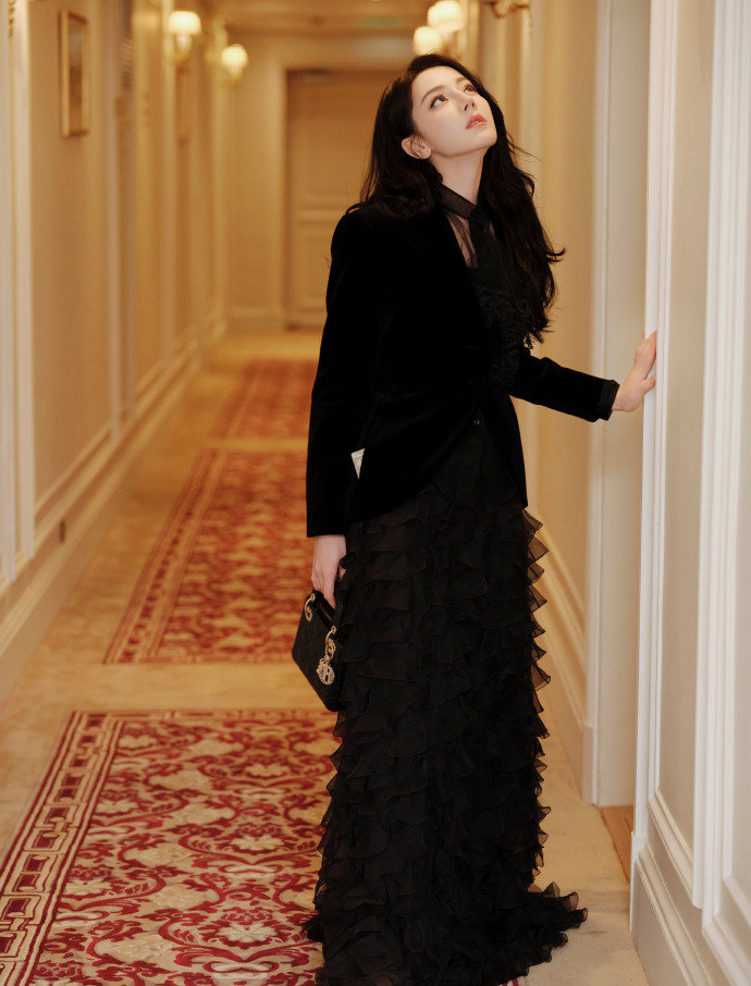 热巴逐步恢复中对接回应热巴的身体状况 对接回应热巴的身体状况，热巴逐步恢复中，照