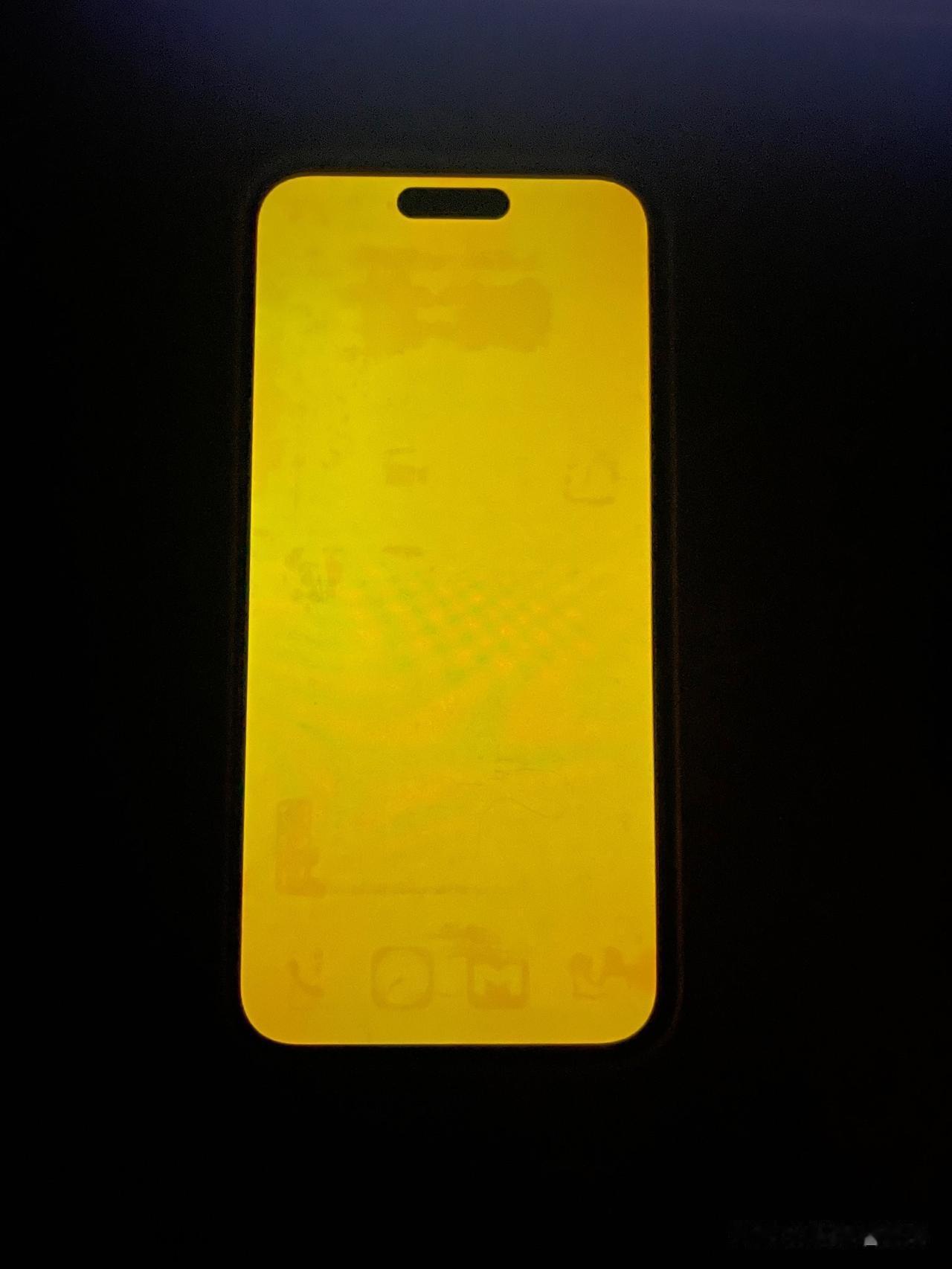 没想到苹果这次直接承认了iPhone 15系列存在烧屏问题，并且在最新的iOS 