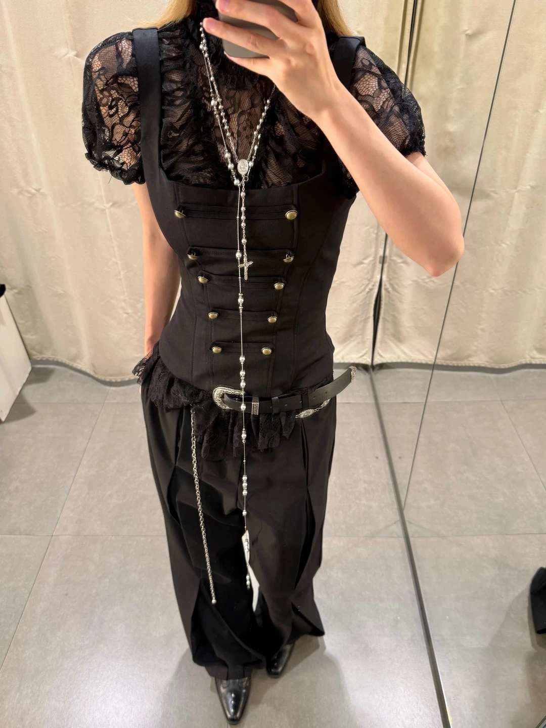 zara你Ann还是Dolce& Gabbana？？