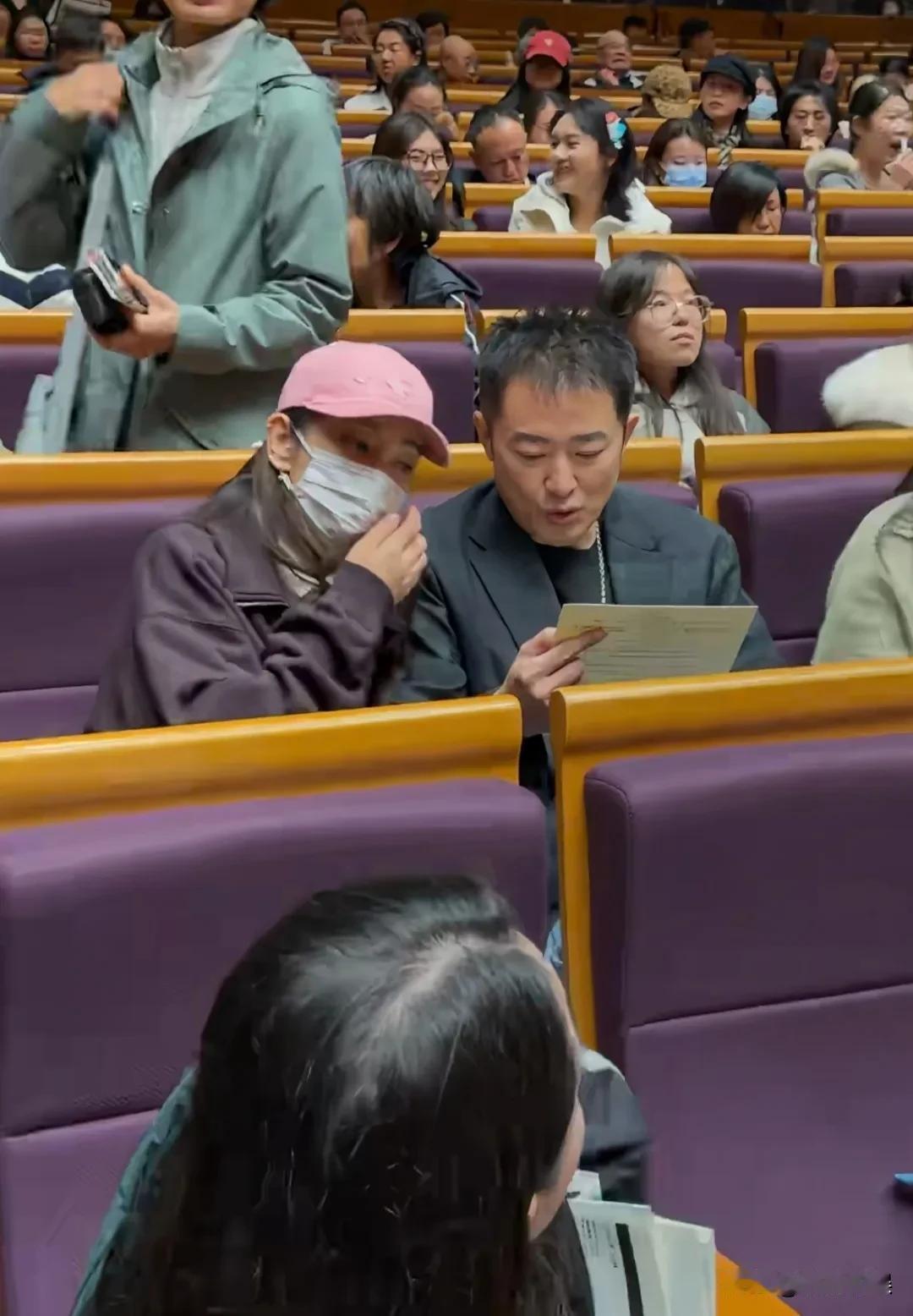 时间这把杀猪刀，原来还有不公平的时候。[呲牙]
53岁李冰冰和同岁的任泉相聚。