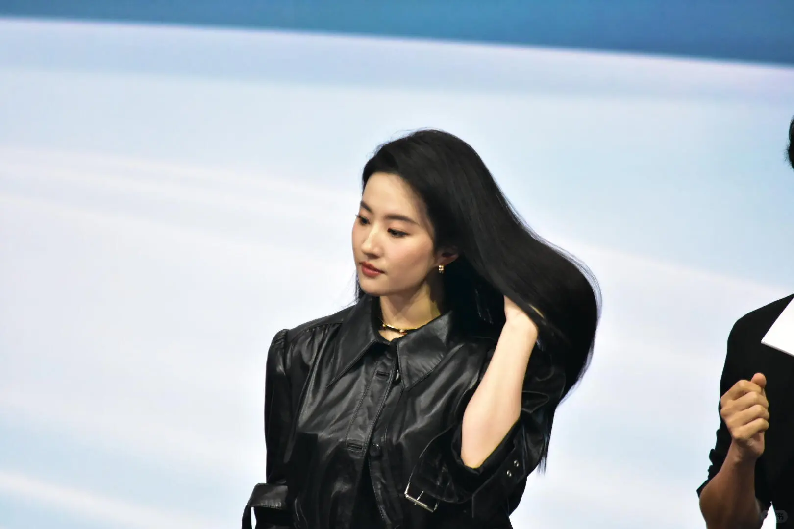 女神轻点美。