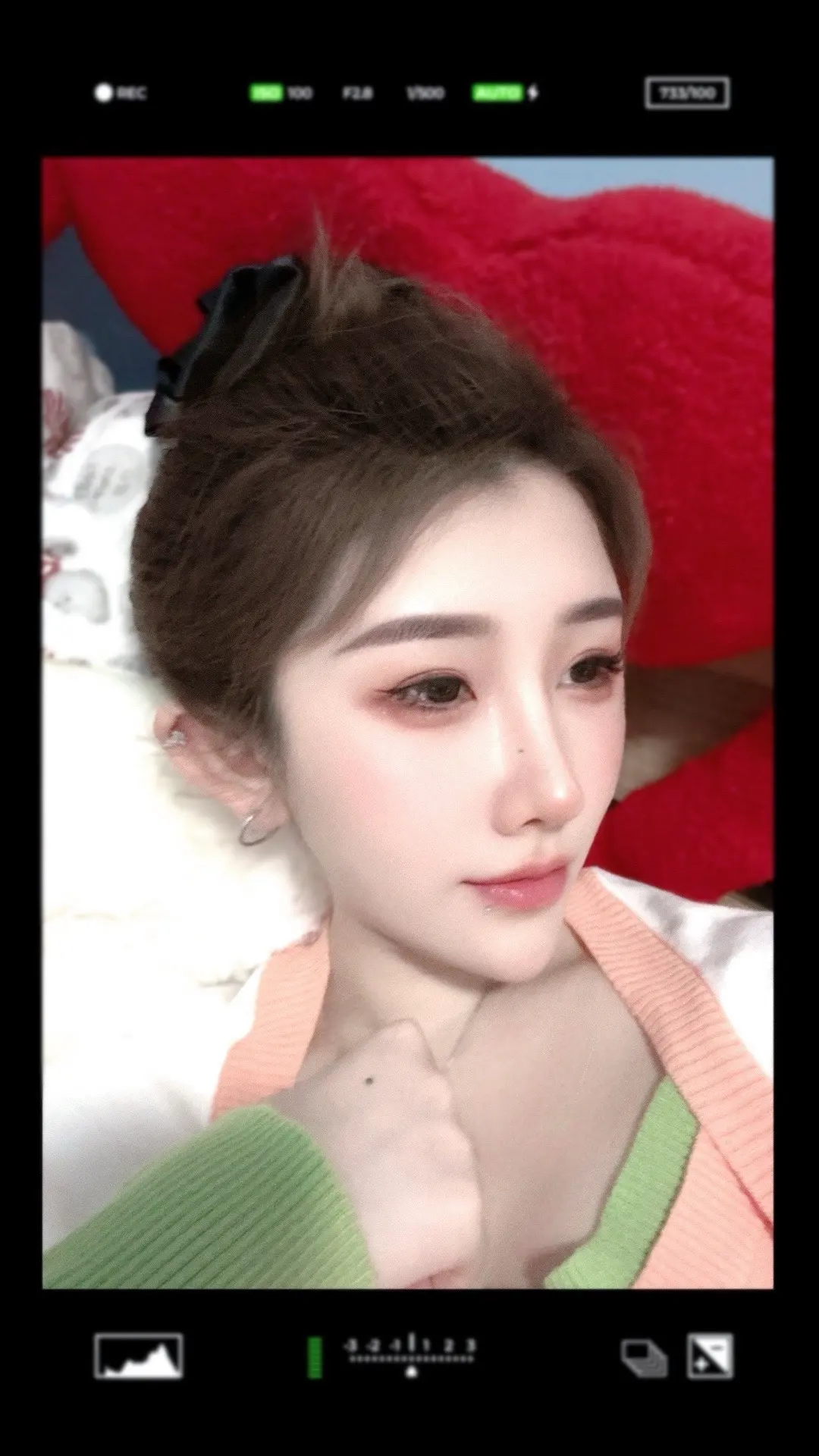 不做人人都喜欢的玫瑰，只做专属于自己的向日葵，人间一趟，积极向上，山水...