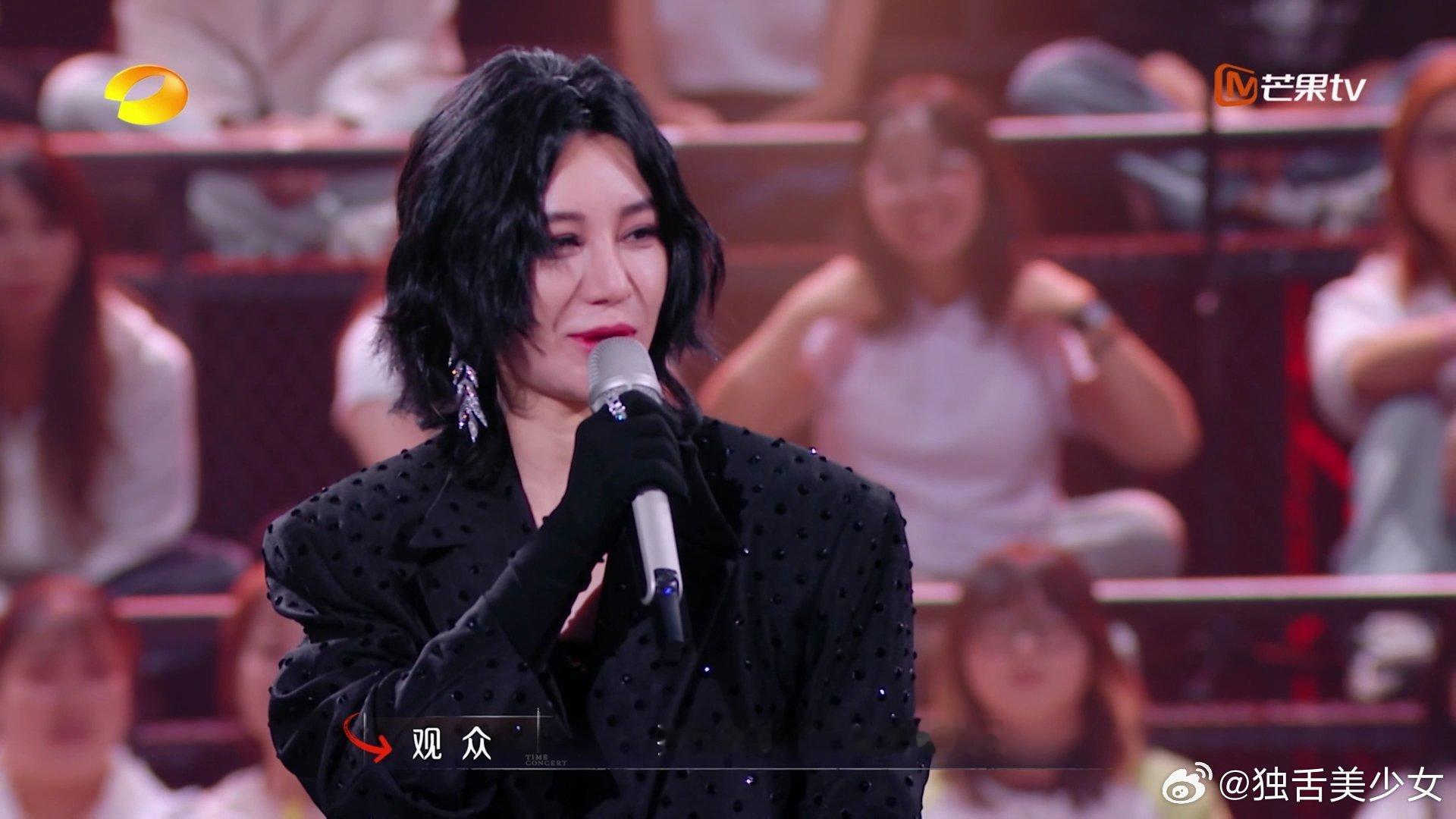 #尚雯婕张远跳了棉花糖# 尚雯婕和张远在《时光音乐会》上热舞《棉花糖》，回忆杀满
