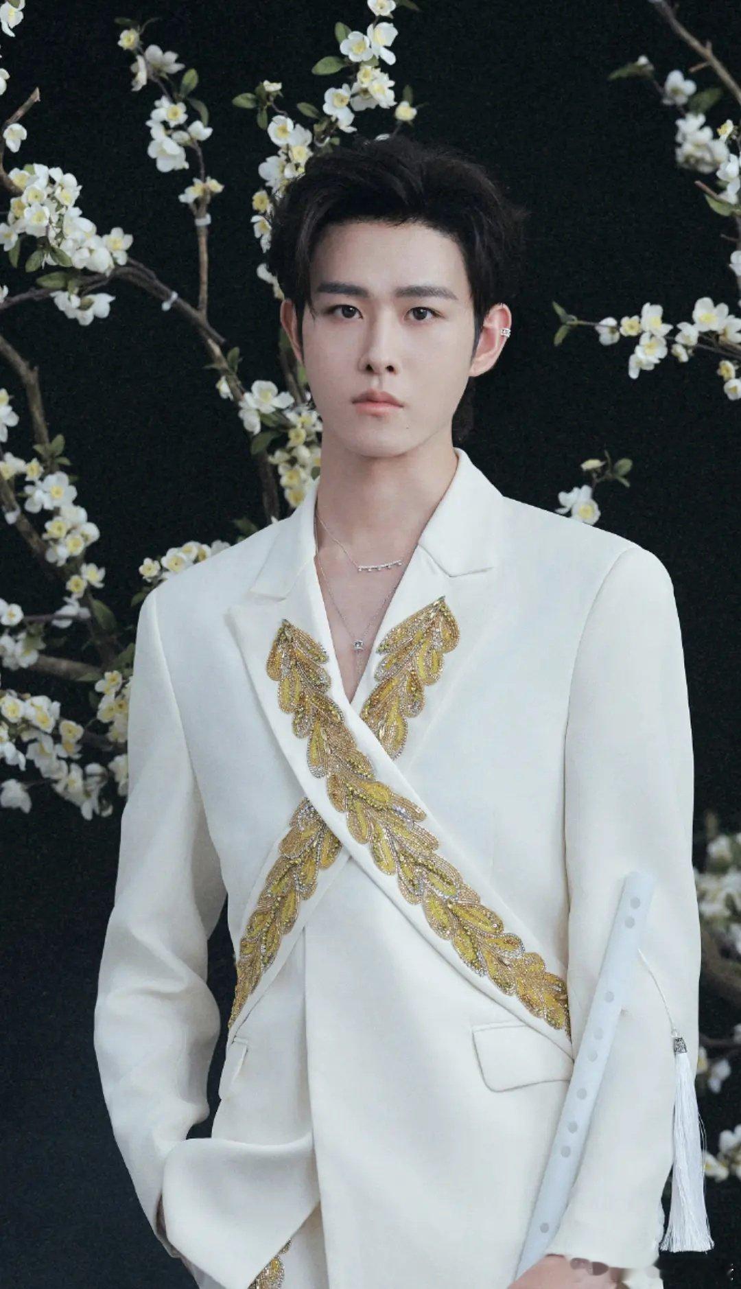 田嘉瑞的长相离了郭敬明还真接不到戏 ​​​