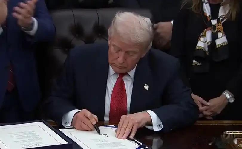 老特的“和平委员会”，为啥成了欧洲集体嫌弃的“烫手山芋”？
 
特朗普鼓捣的所谓