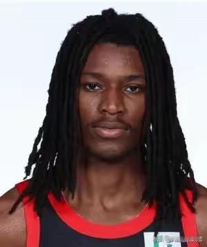 感觉有点假呢？干掉北京，终止上海连胜的深圳队居然打不过同曦男篮，半场结束深圳居然