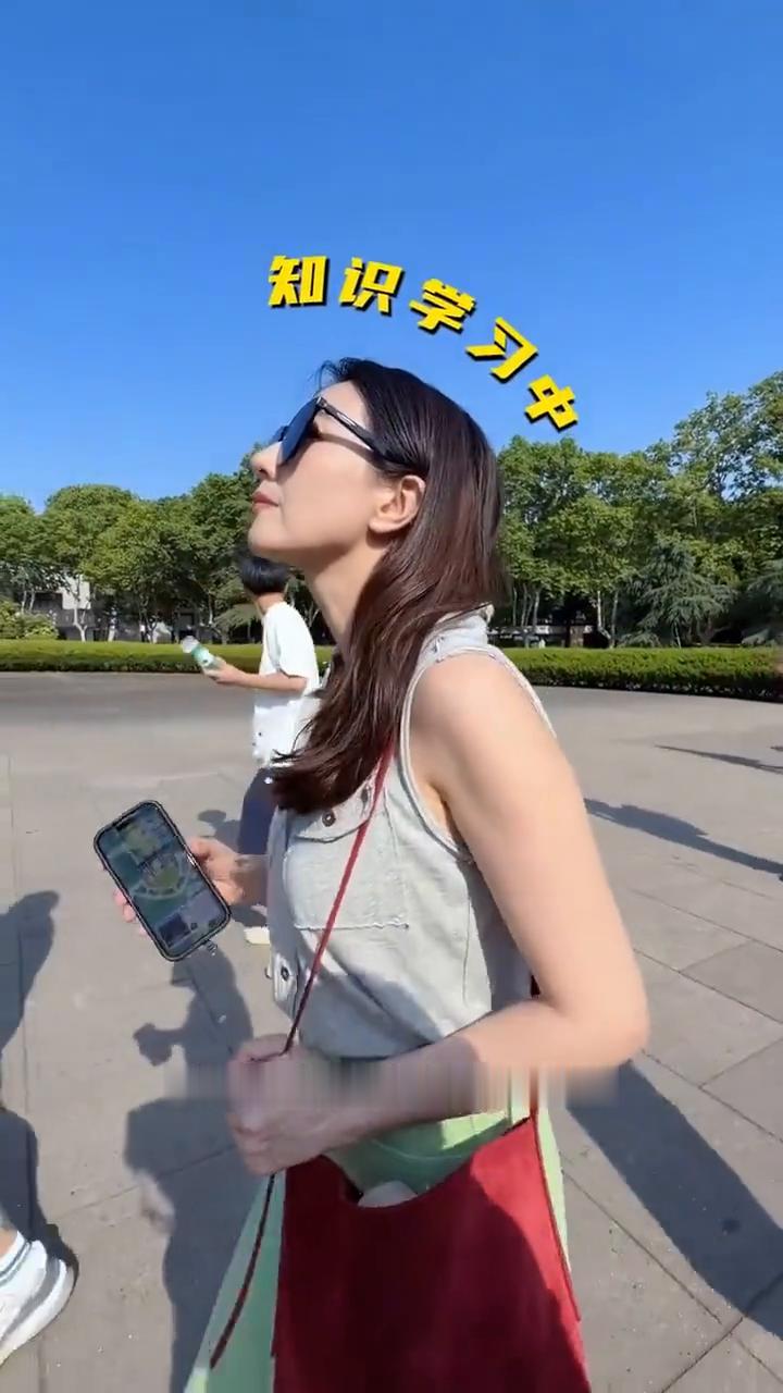 加密往事：南京本地人带路vlog。
现在去游山玩水，玄武门。欢迎收看本期，给你们