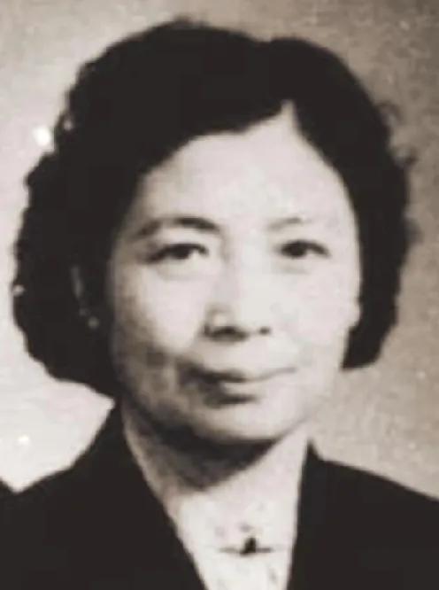 从潜伏战士到三尺讲台：她的抉择，动人心弦
革命岁月里，她化身为潜伏于敌营的地下工