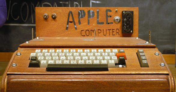 当年666.66美元没人换购，如今估价568万！乔布斯亲笔签名的Apple I电