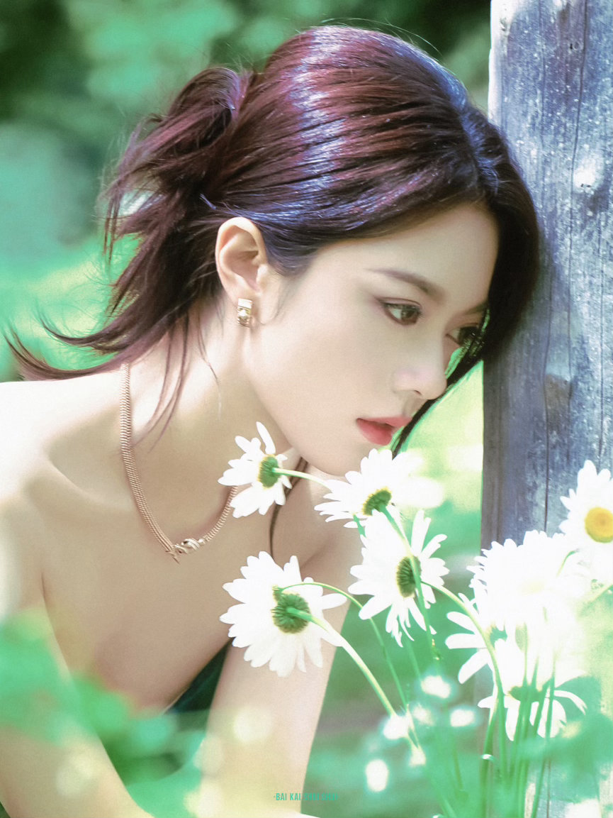 赵今麦赵今麦徐迟 🍑赵今麦无可替代“你是我无法写的野蛮玫瑰，也是我寻求一生也得