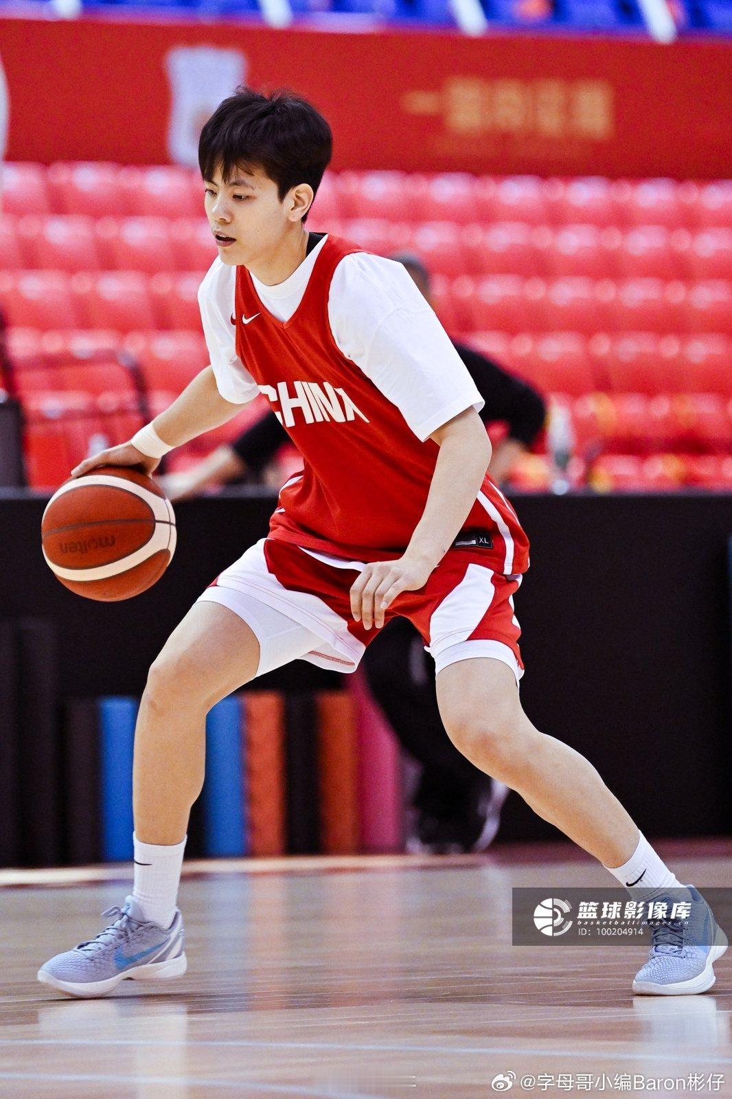 今晚继续有中国女篮热身赛。女篮世预赛杨舒予